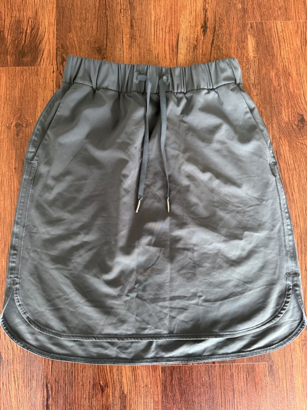 Lululemon Women’s Drawstring Casual Skirt Sz 6 EUC